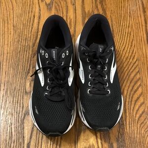 Brooks Black and White Athletic Shoes 9.5